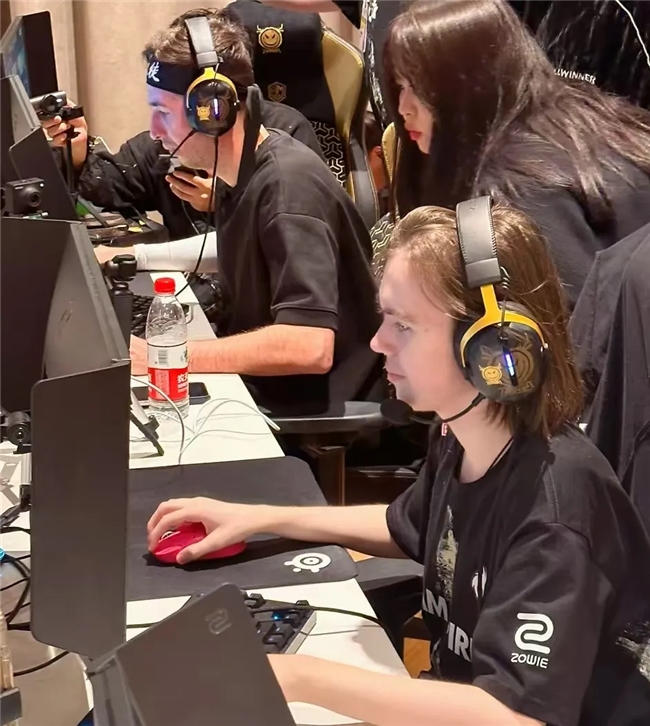 外媒预测LPL新赛季队伍排名：EDG位居榜首 IG倒数第三