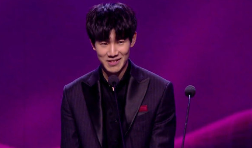 Viper 祝贺了 Zeus ：感谢你今天的精彩表现，祝你生日快乐🎂