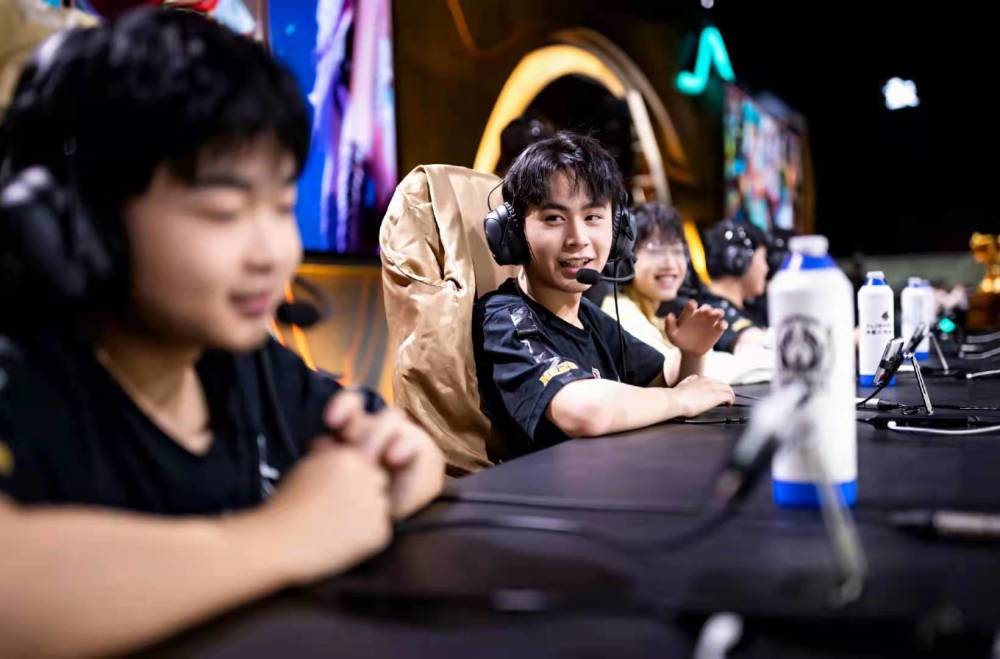 “如果你想赢得比赛，你必须击败最强者” - iM